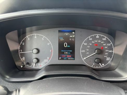 Used 2025 Toyota Corolla LE FWD image 28