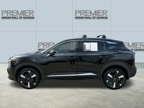 Used 2025 Nissan Kicks SR image 8