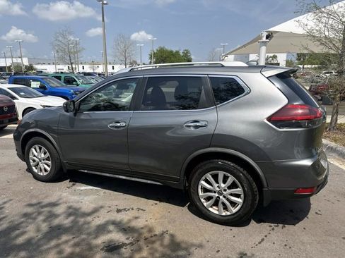 Used 2020 Nissan Rogue SV image 5