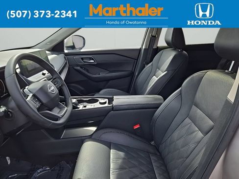 Used 2026 Nissan Rogue Platinum w/ Platinum Premium Package AWD/4WD image 9