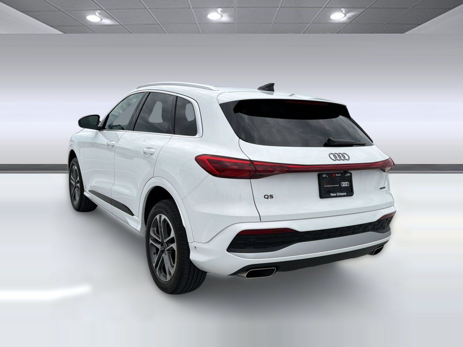 Used 2025 Audi Q5 Premium w/ Convenience Package AWD/4WD image 3