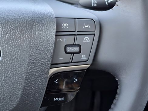 Used 2025 Toyota Camry XLE FWD image 11
