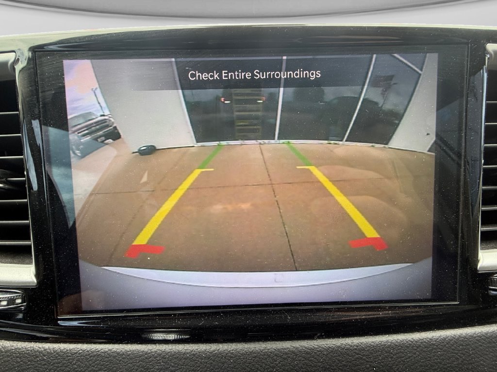 Used 2024 Chrysler Pacifica Touring-L FWD image 27
