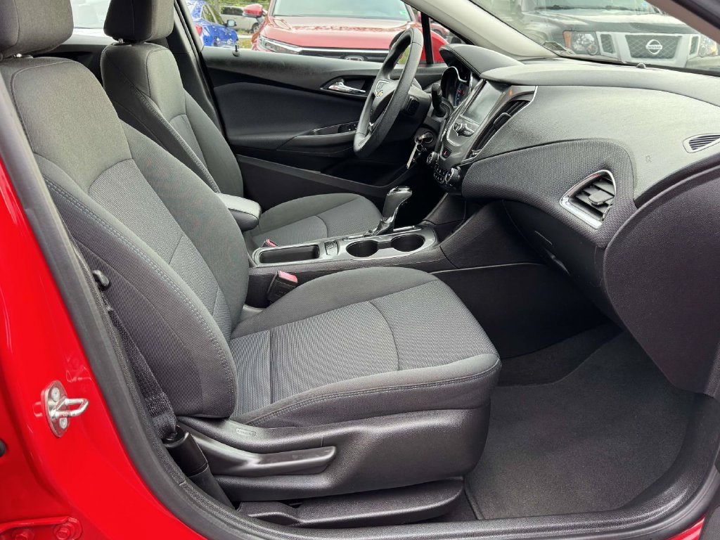 Used 2018 Chevrolet Cruze LT w/ LT Fleet Convenience Package FWD image 14