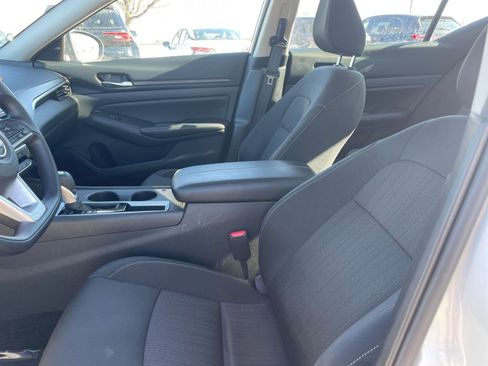 Used 2025 Nissan Altima 2.5 SV image 27