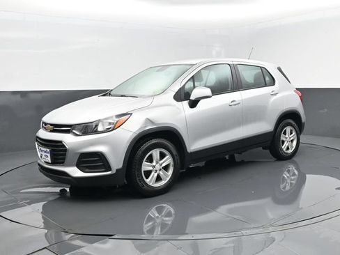 Used 2017 Chevrolet Trax LS AWD/4WD image 1