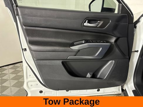 Used 2024 Nissan Pathfinder SL w/ SL Premium Package FWD image 11