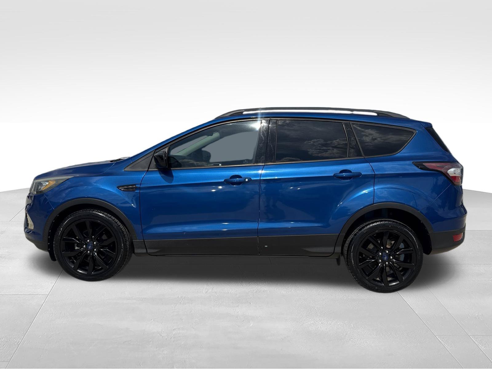 Used 2017 Ford Escape SE w/ Equipment Group 201A FWD image 8