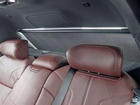 Used 2023 BMW i7 xDrive60 w/ Executive Package 2 image 36