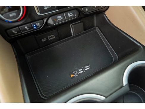 Used 2021 Chevrolet Tahoe Premier w/ Premium Package RWD image 26