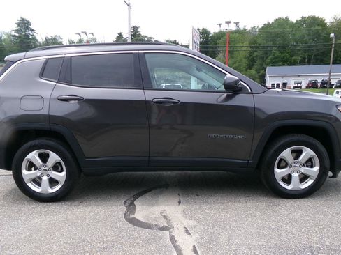 Used 2020 Jeep Compass Latitude w/ Cold Weather Group AWD/4WD image 7