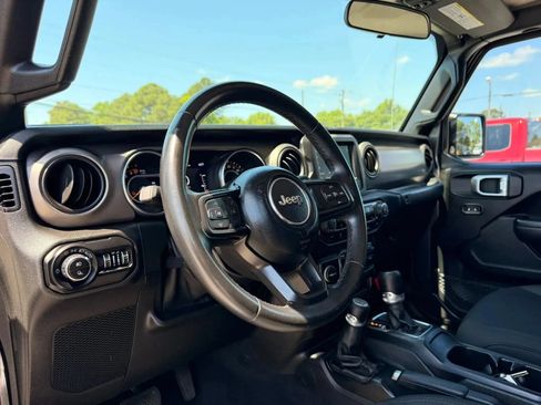 Used 2020 Jeep Gladiator Sport w/ Quick Order Package 24S AWD/4WD image 15