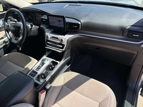 Used 2023 Ford Explorer XLT RWD image 19