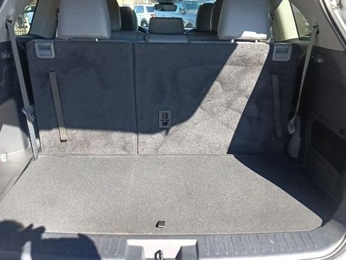 Used 2023 Toyota Highlander XLE image 30