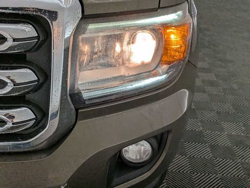 Used 2016 GMC Canyon SLE w/ SLE Convenience Package image 10