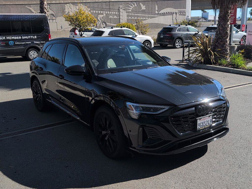 Used 2024 Audi Q8 e-tron Prestige w/ Prestige Package AWD/4WD image 4