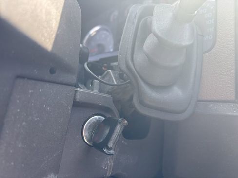 Used 2010 Ford F150 XLT image 22