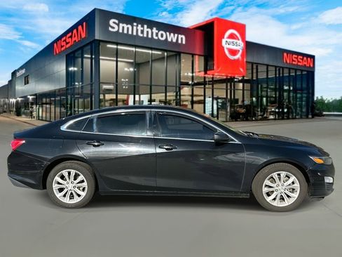 Used 2019 Chevrolet Malibu Hybrid image 4