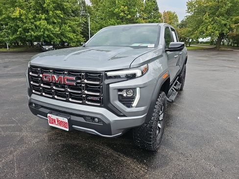 Used 2025 GMC Canyon AT4 w/ AT4X Package AWD/4WD image 2
