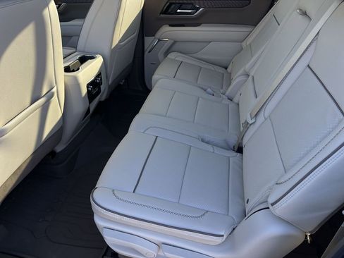 New 2026 GMC Yukon XL Denali w/ LPO, Floor Liner Package image 25