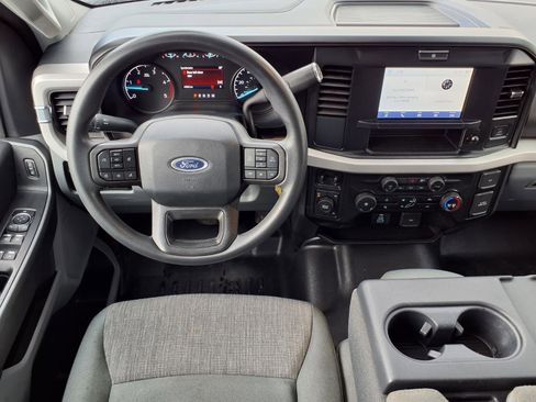 Used 2025 Ford F250 XLT image 6
