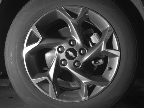 Used 2025 Chevrolet Trax LT FWD image 13