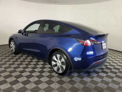 Used 2021 Tesla Model Y Long Range image 5