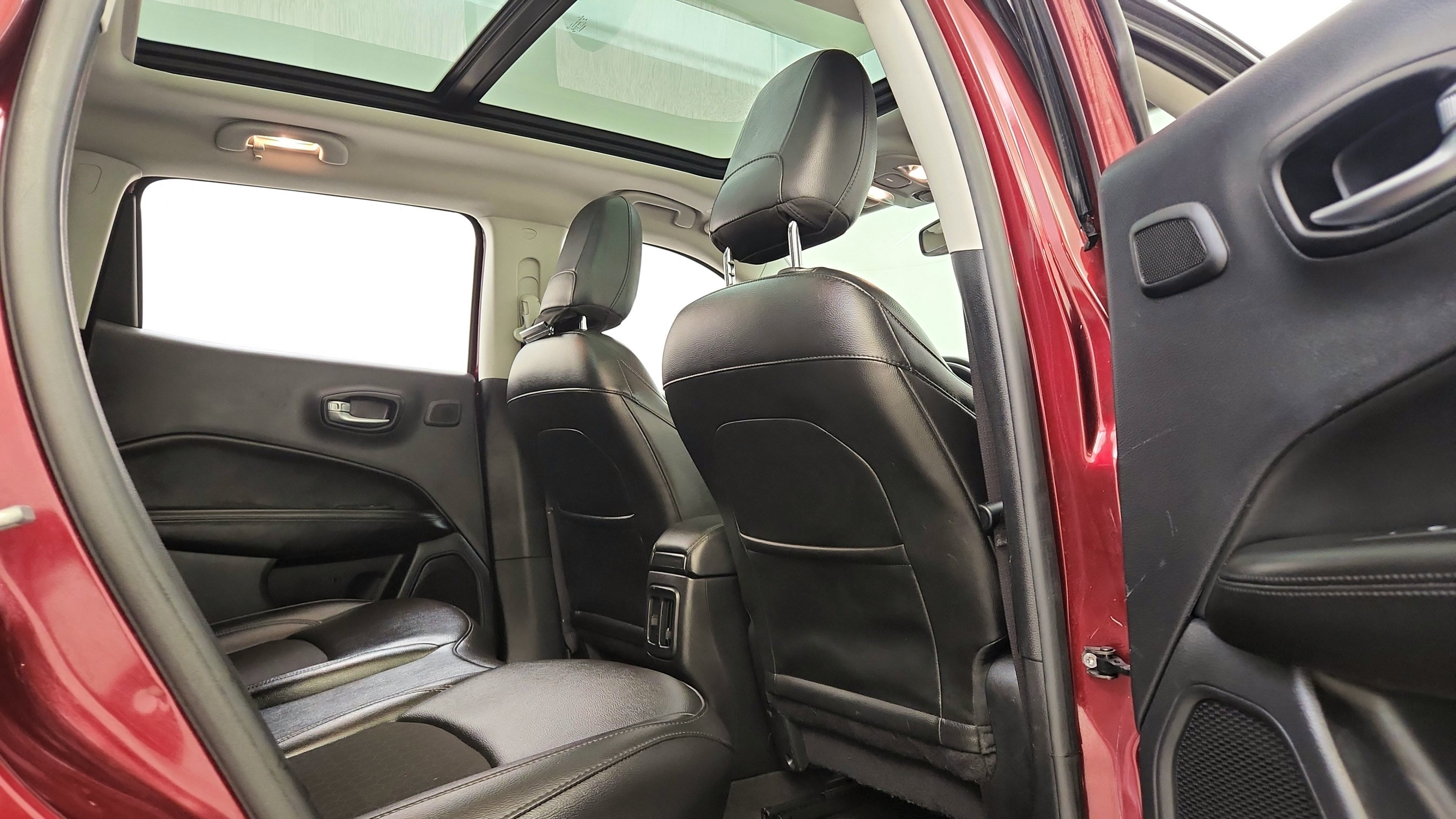Used 2021 Jeep Compass Latitude w/ Sun and Sound Group FWD image 30