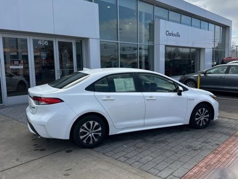 Used 2021 Toyota Corolla LE image 8