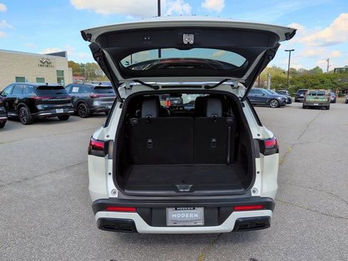 Certified 2025 INFINITI QX60 Luxe w/ Black Edition image 15