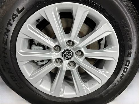 Used 2024 Toyota Grand Highlander XLE image 32