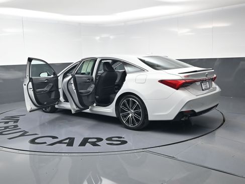 Used 2022 Toyota Avalon Touring w/ Advanced Safety Package image 30