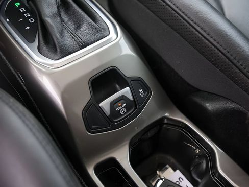 Used 2018 Jeep Renegade Limited w/ Advanced Technology Group AWD/4WD image 23