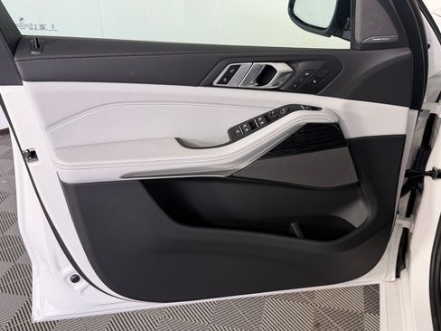 New 2026 BMW X5 sDrive40i w/ M Sport Package RWD image 12