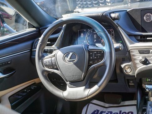 Used 2020 Lexus ES 350 w/ Premium Package FWD image 16