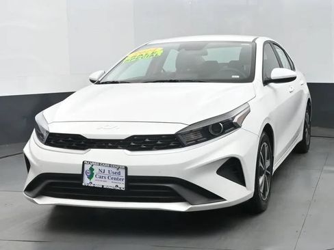 Used 2024 Kia Forte LXS FWD image 1