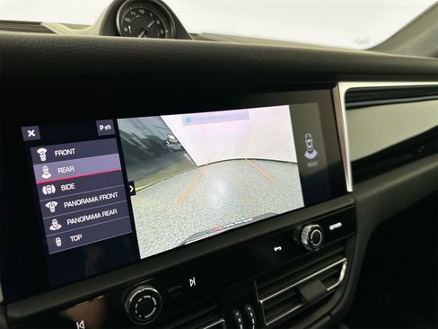 Certified 2023 Porsche Macan image 23