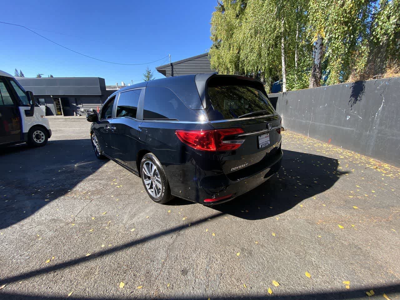 Used 2024 Honda Odyssey Touring image 4
