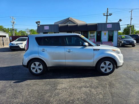 Used 2016 Kia Soul FWD image 18