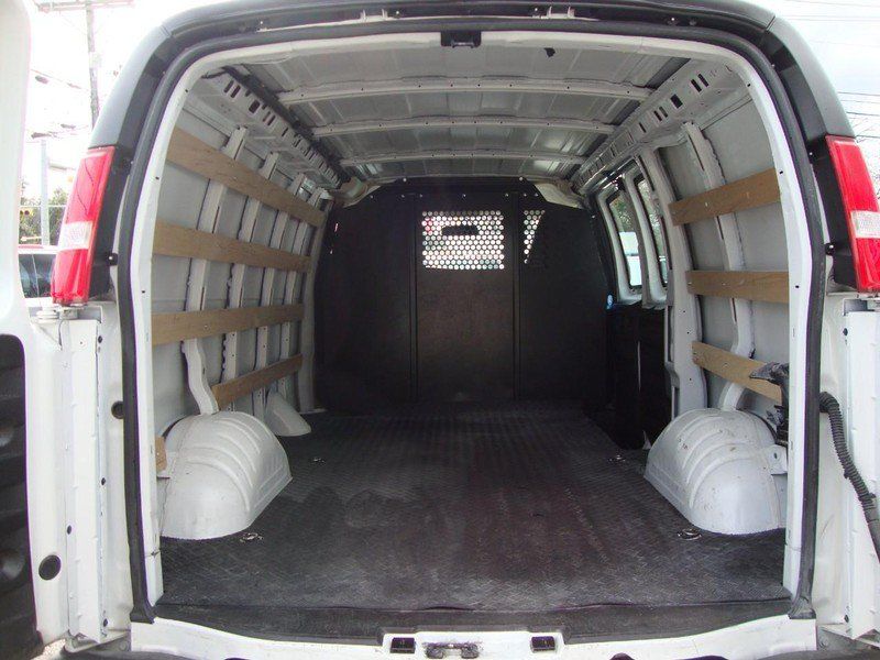 Used 2024 GMC Savana 2500 w/ Driver Convenience Package RWD image 3