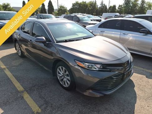 Used 2020 Toyota Camry LE FWD image 5