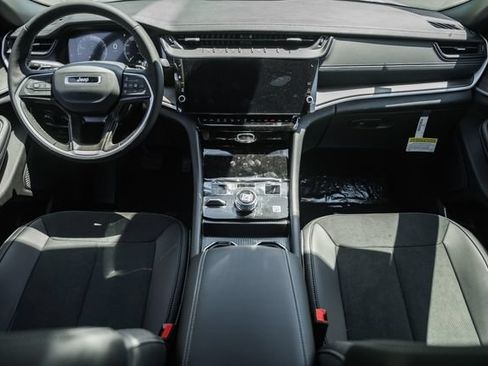 New 2026 Jeep Grand Cherokee L 4WD image 24