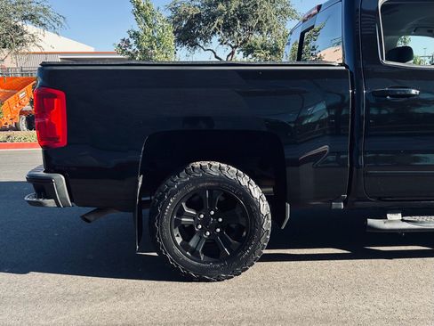 Used 2017 Chevrolet Silverado 1500 LTZ Z71 w/ Midnight Edition AWD/4WD image 6