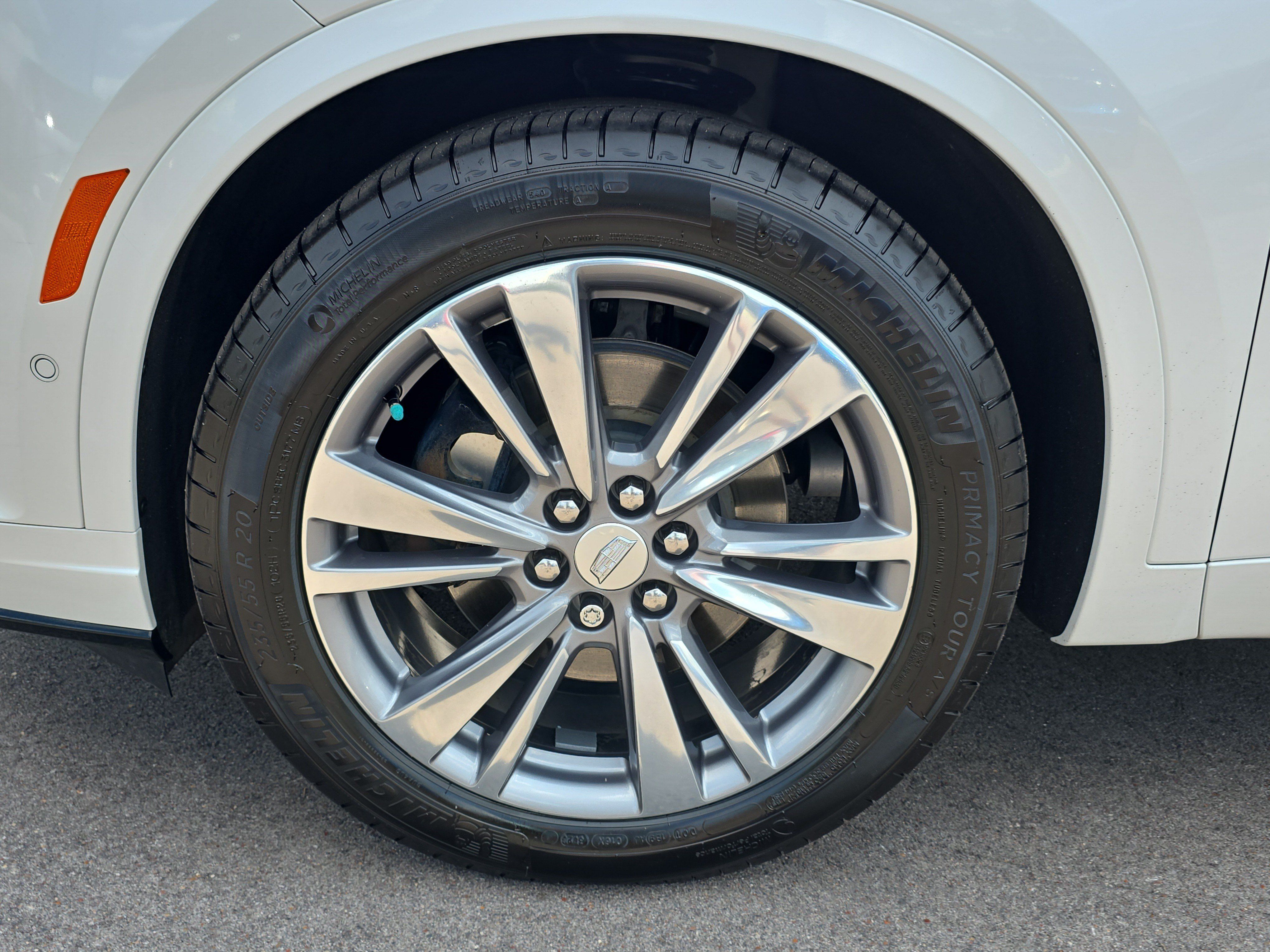 Used 2020 Cadillac XT6 Premium Luxury w/ Platinum Package FWD image 9