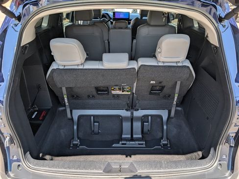 Used 2026 Toyota Sienna XLE FWD image 10