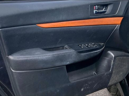 Used 2013 Subaru Outback 2.5i Limited image 21