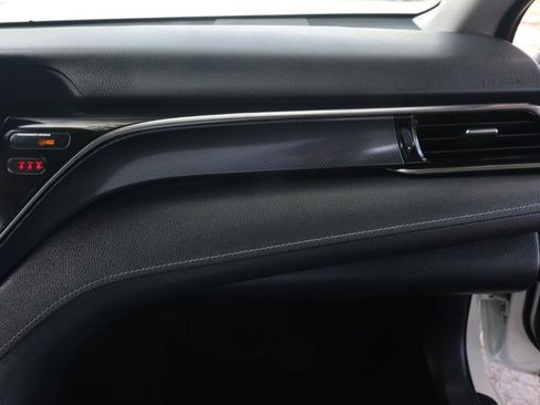 Used 2021 Toyota Camry SE w/ Convenience Package FWD image 19