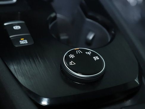 Certified 2026 Nissan Rogue SV image 28