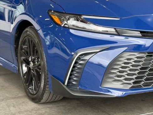 Certified 2026 Toyota Camry SE FWD image 9