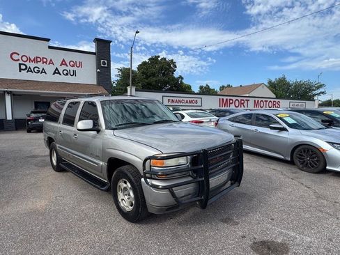 Used 2001 GMC Yukon XL SLT w/ SLT Equipment Group AWD/4WD image 3